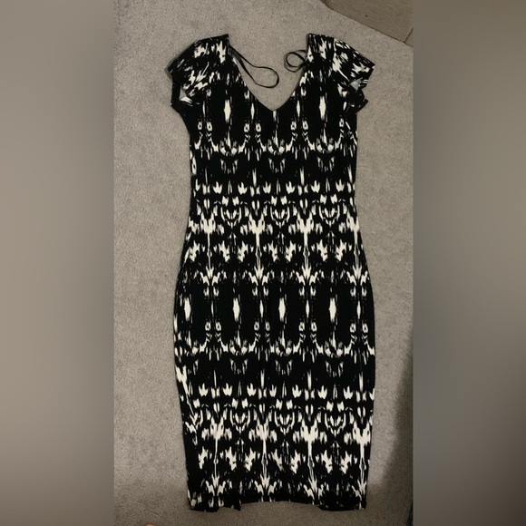 NWT! Black and white bodycon midi dress. - Picture 3 of 6